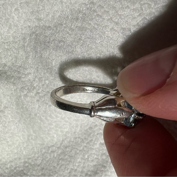 Sterling Silver flower ring - Picture 13 of 17